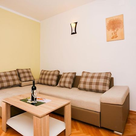 Apartments Intrada ポドストラナ エクステリア 写真