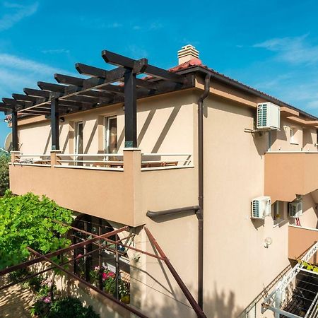 Apartments Intrada ポドストラナ エクステリア 写真