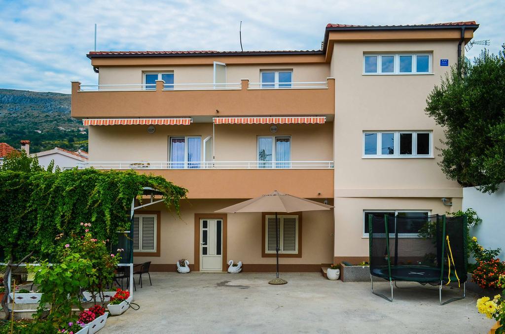 Apartments Intrada ポドストラナ エクステリア 写真