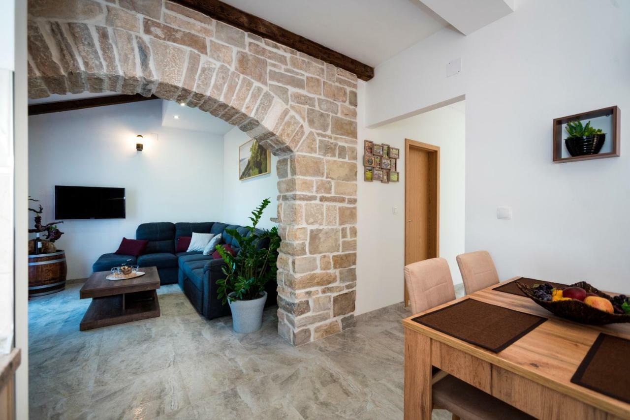 Apartments Intrada ポドストラナ エクステリア 写真